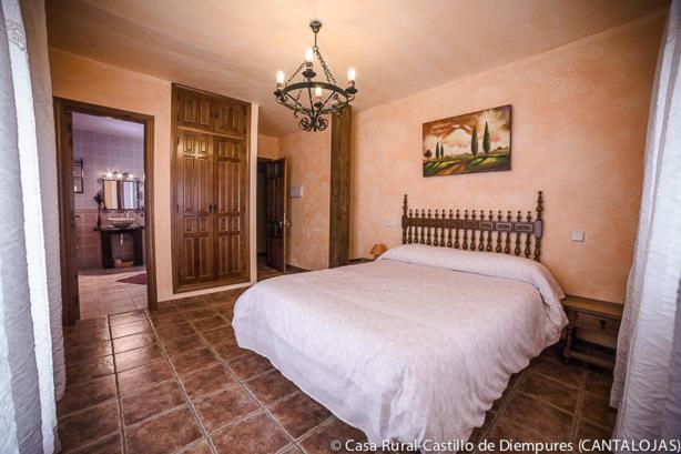 فندق صغير Casa Rural Castillo Diempures