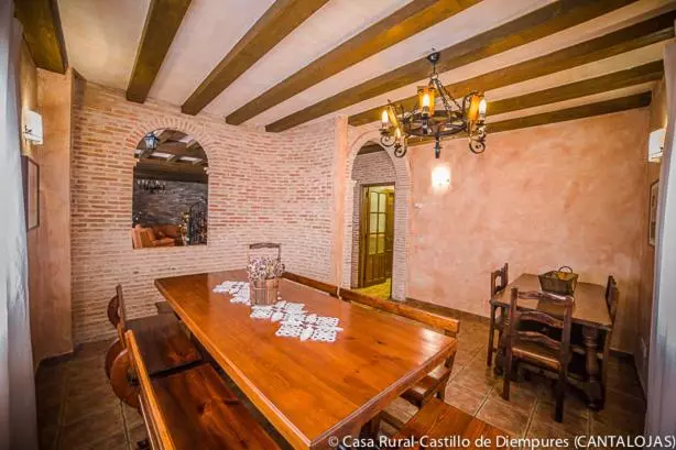 Retkeilymaja Casa Rural Castillo Diempures