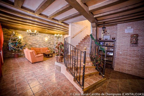 فندق صغير Casa Rural Castillo Diempures