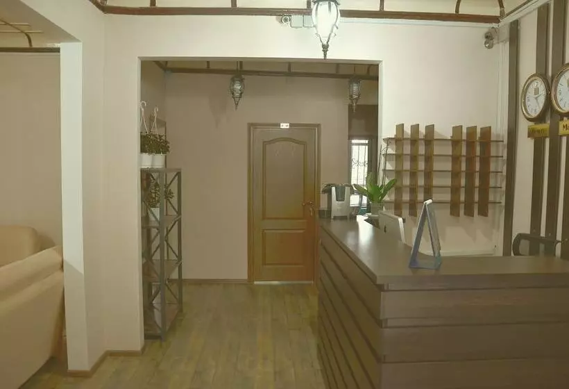 Alma Hostel