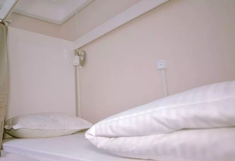 Alma Hostel