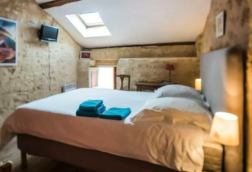 Aamiaismajoitus (B&B) Château Croix Beauséjour Maison Du Vigneron