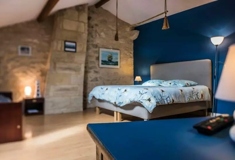 Aamiaismajoitus (B&B) Château Croix Beauséjour Maison Du Vigneron