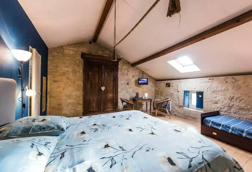 Aamiaismajoitus (B&B) Château Croix Beauséjour Maison Du Vigneron