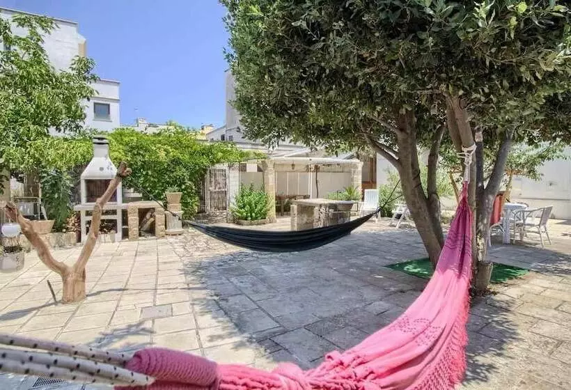 Aamiaismajoitus (B&B) La Cantina   Bb La Traja