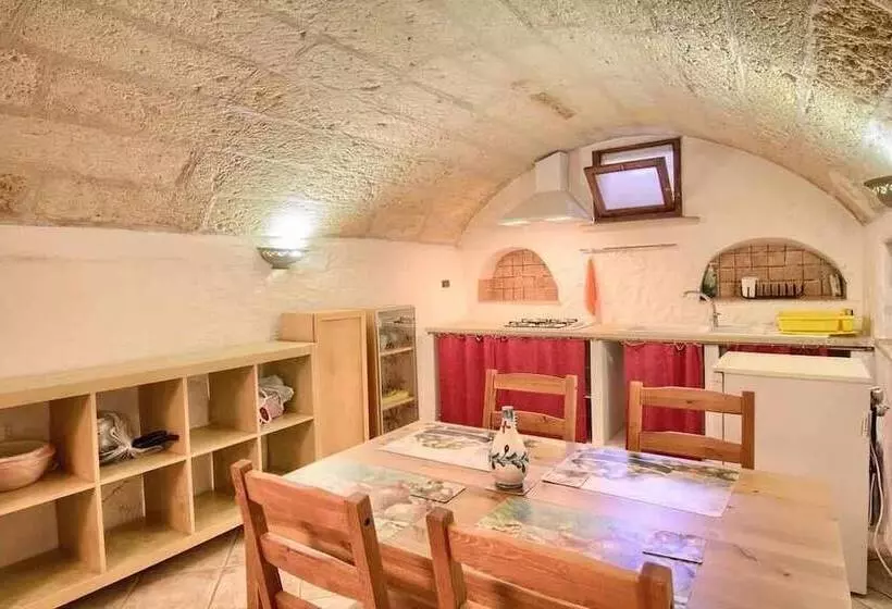 Aamiaismajoitus (B&B) La Cantina   Bb La Traja