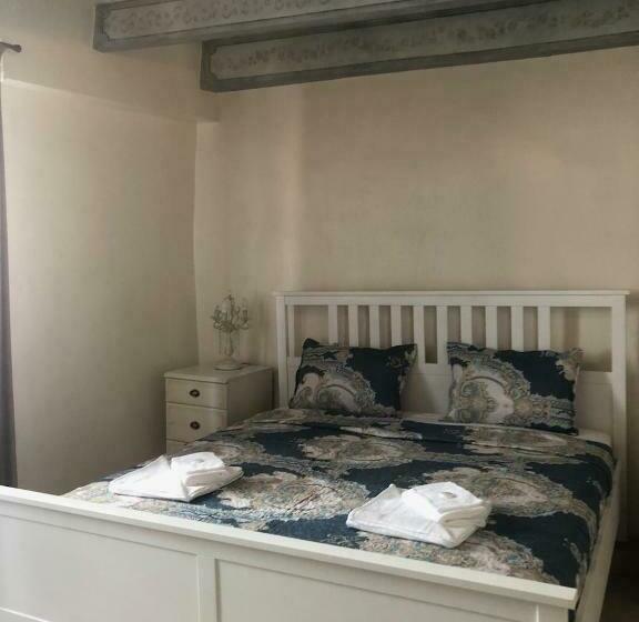 ベッドアンドブレックファースト La Porte Bleue