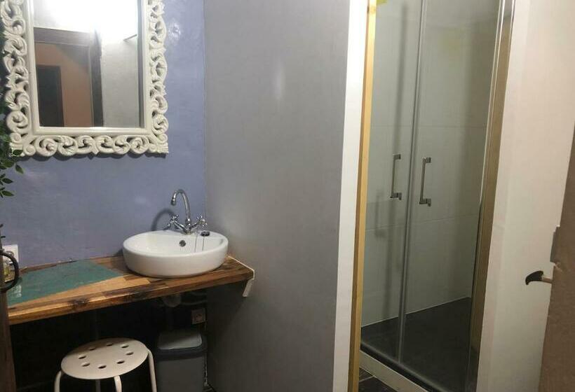 ベッドアンドブレックファースト La Porte Bleue