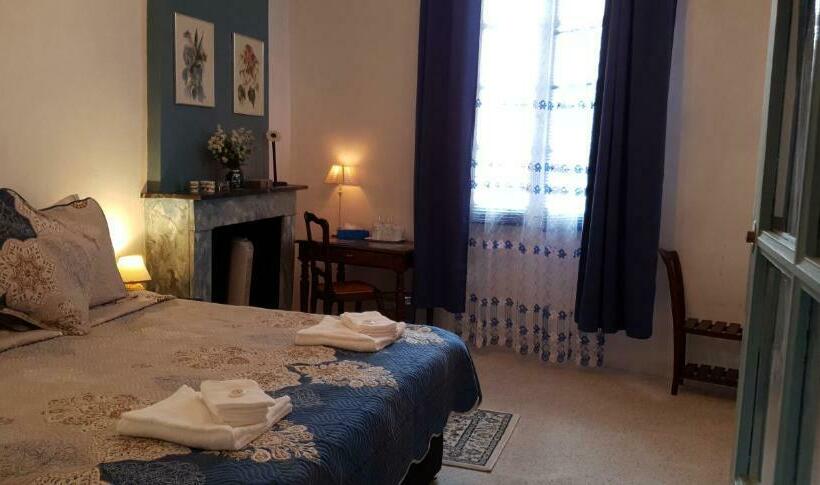 ベッドアンドブレックファースト La Porte Bleue