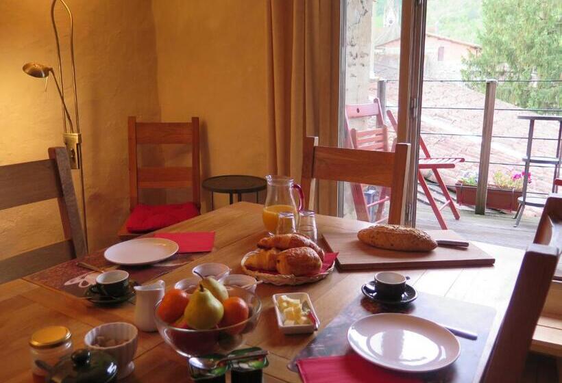 ベッドアンドブレックファースト La Porte Bleue