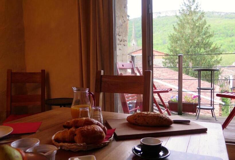 ベッドアンドブレックファースト La Porte Bleue