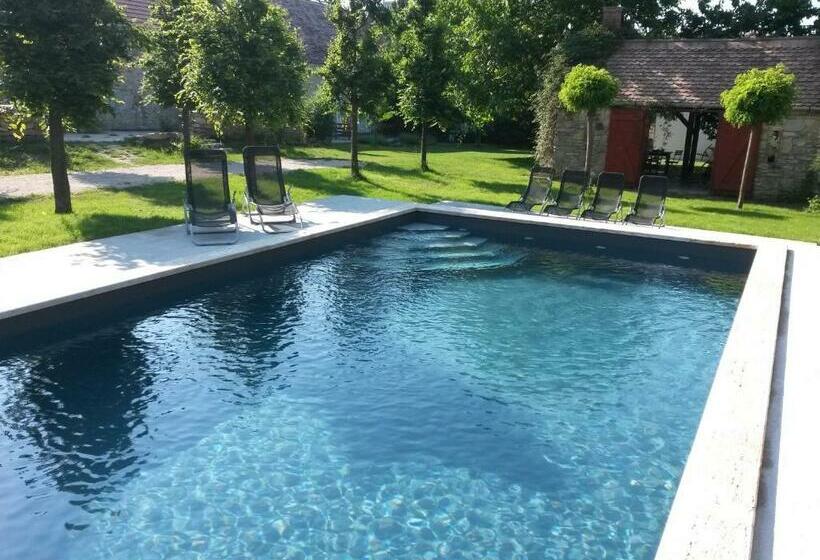 مبيت وإفطار Sárffy House