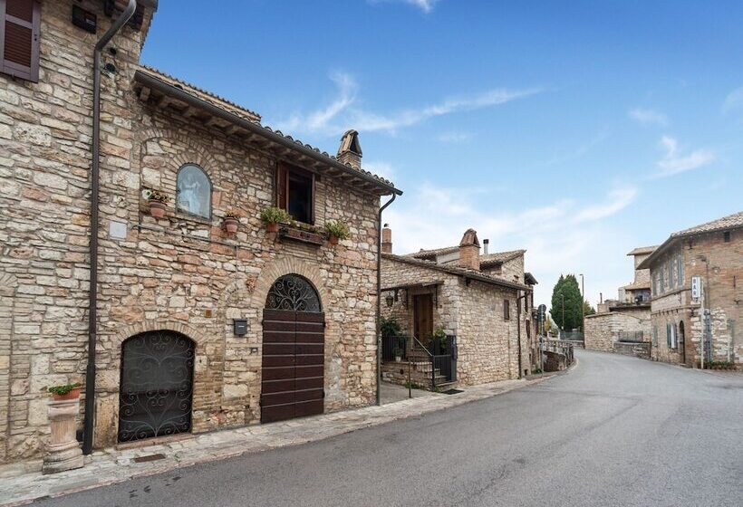 Captivating Apartment In Assisi With Swimming Pool