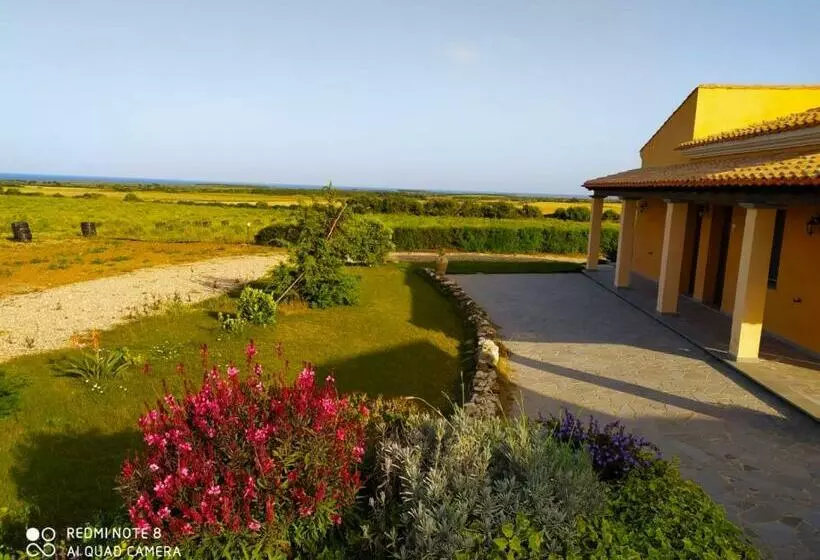 هتل Agriturismo S Incant E Sinis