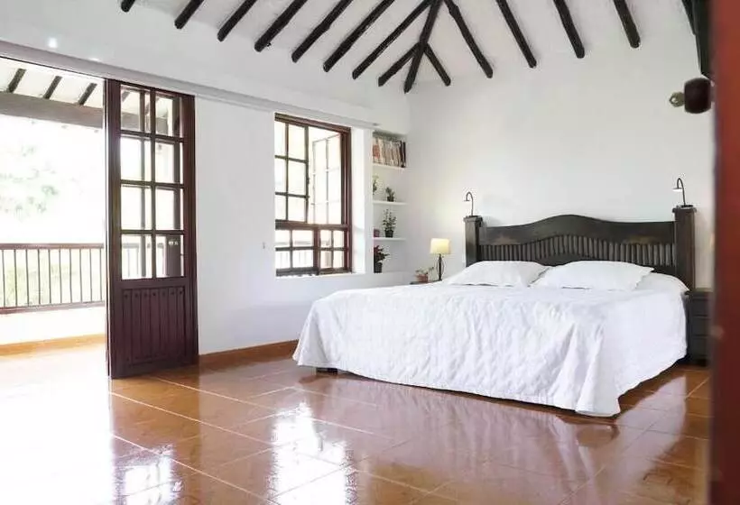 هتل Chalet El Castillo By Majuva