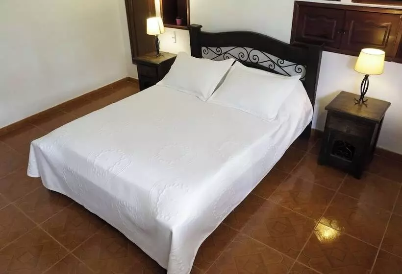 هتل Chalet El Castillo By Majuva