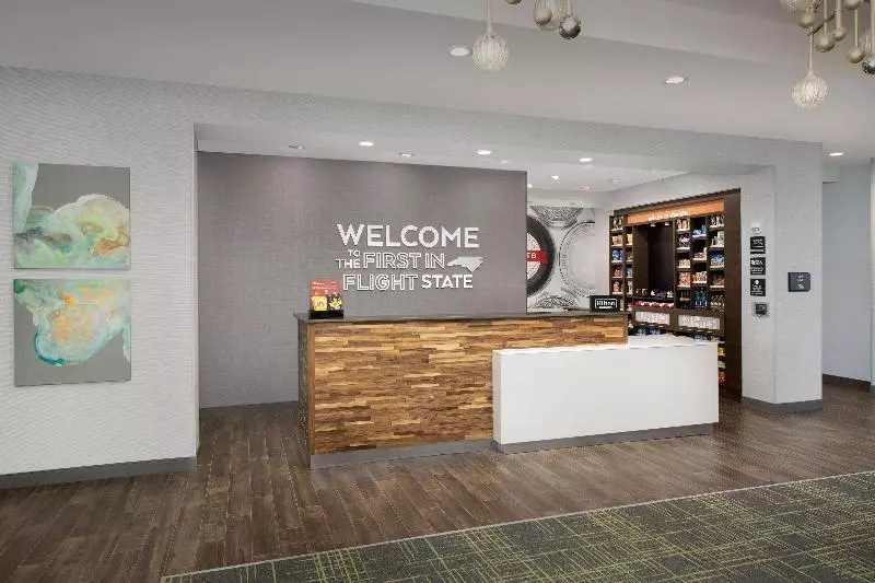 ホテル Hampton Inn & Suites Charlotte Airport Lake Pointe