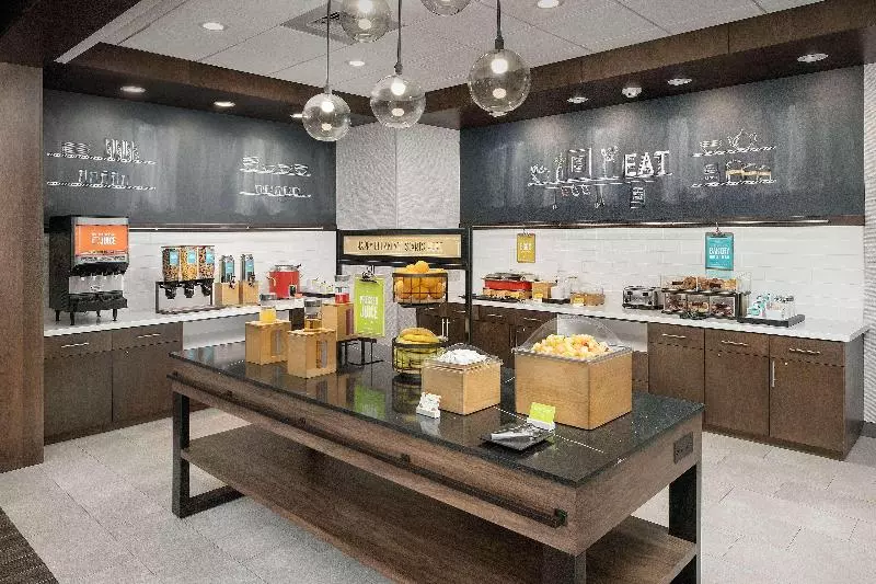 ホテル Hampton Inn & Suites Charlotte Airport Lake Pointe