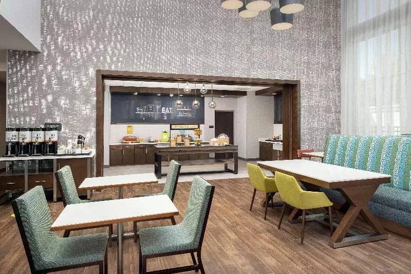 ホテル Hampton Inn & Suites Charlotte Airport Lake Pointe