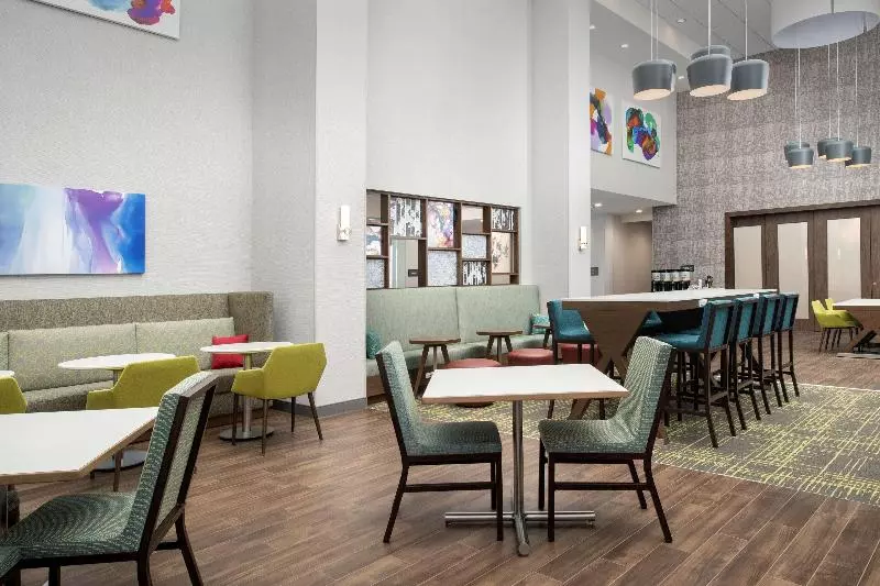 ホテル Hampton Inn & Suites Charlotte Airport Lake Pointe