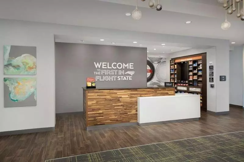 ホテル Hampton Inn & Suites Charlotte Airport Lake Pointe