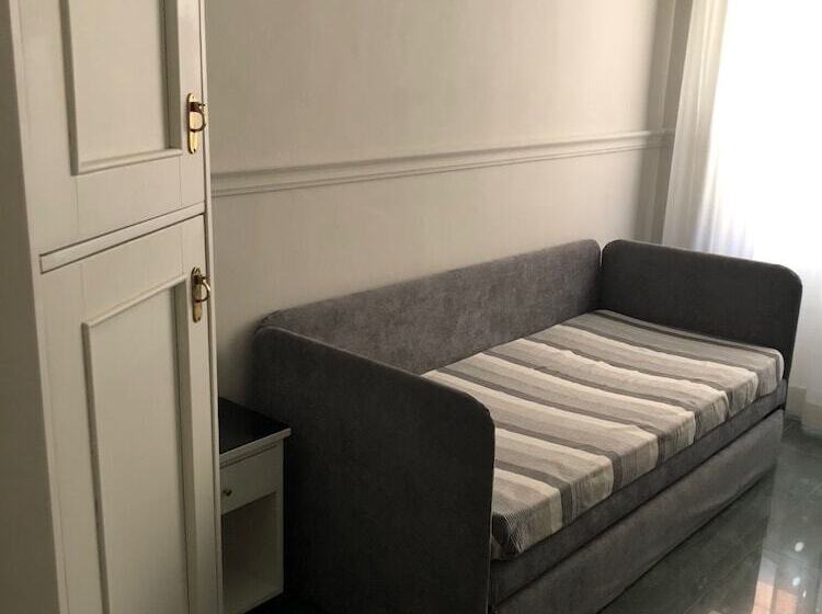 هتل The Port Residence