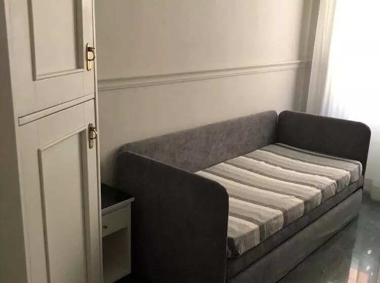 هتل The Port Residence