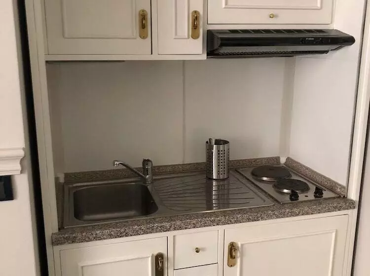 هتل The Port Residence