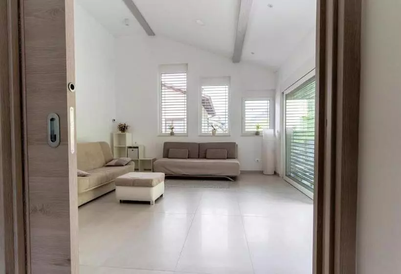 پانسیون Apartment Kanalec
