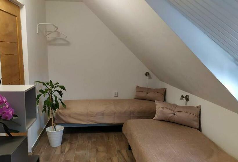 פנסיון Arcadia Guesthouse