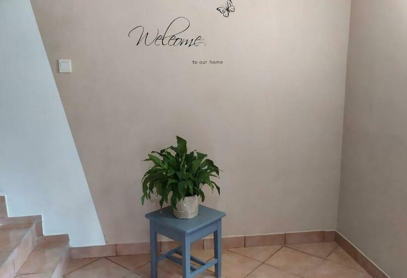 פנסיון Arcadia Guesthouse