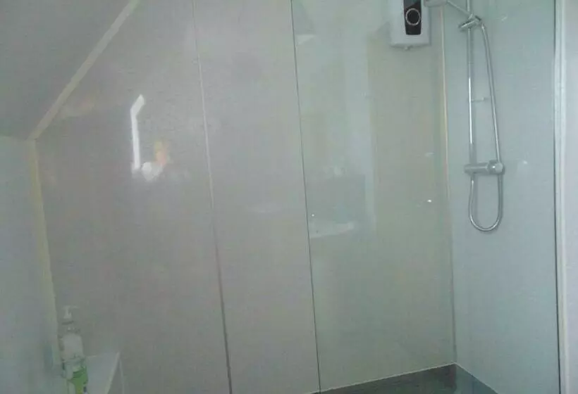 Majatalo Macs Rooms