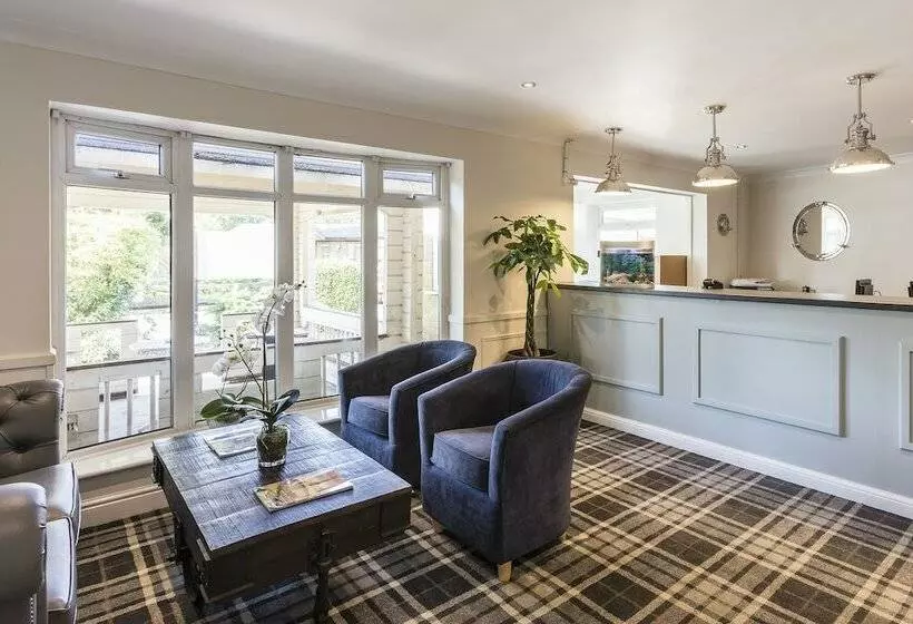 Hotelli Roydon Marina Village