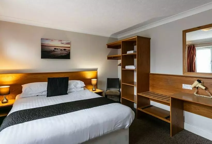 Hotelli Roydon Marina Village