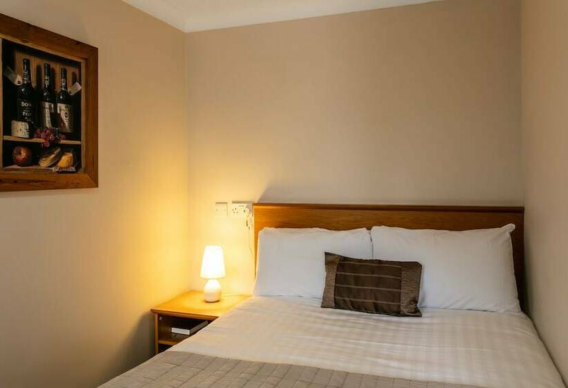 בית מלון כפרי Roydon Marina Village