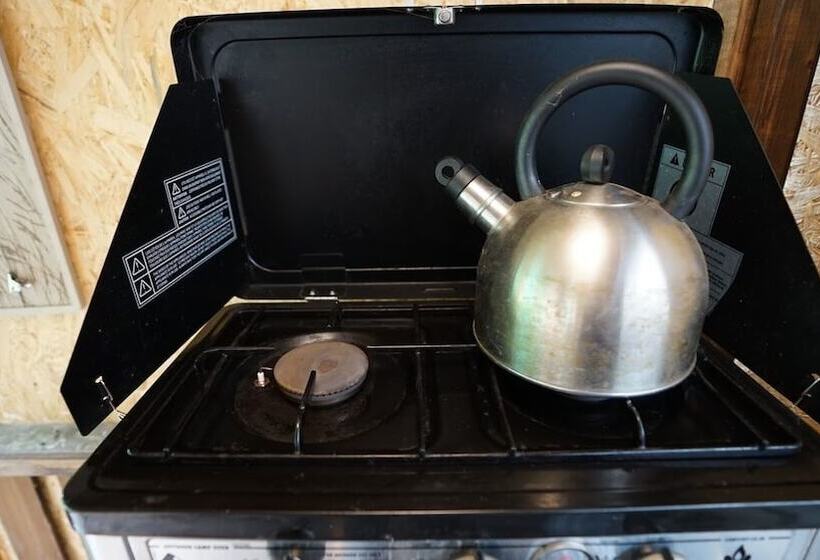 Showman S Hut @ Westcote