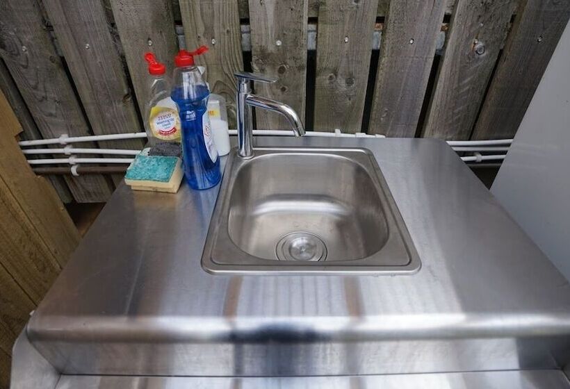 Showman S Hut @ Westcote