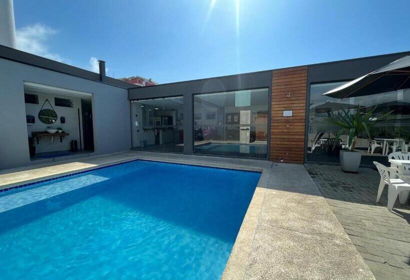 הוסטל Pousada Cadiz   Piscina Climatizada