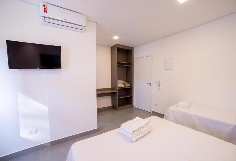 הוסטל Pousada Cadiz   Piscina Climatizada