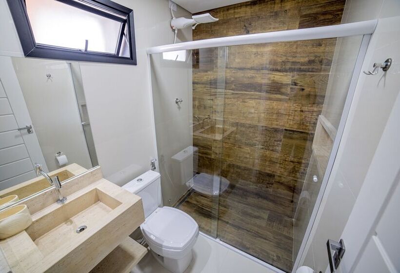 הוסטל Pousada Cadiz   Piscina Climatizada