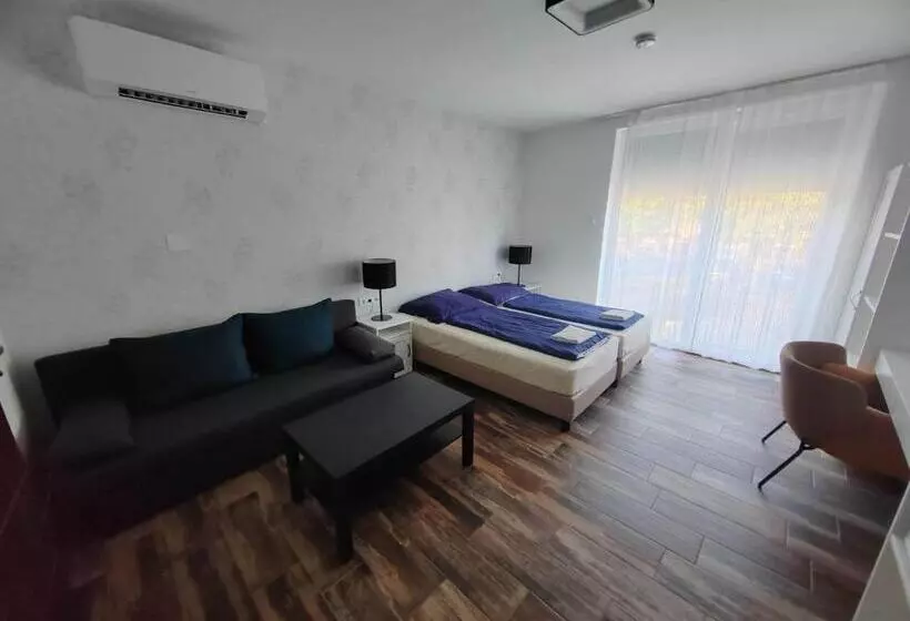 ベッドアンドブレックファースト City Panzió