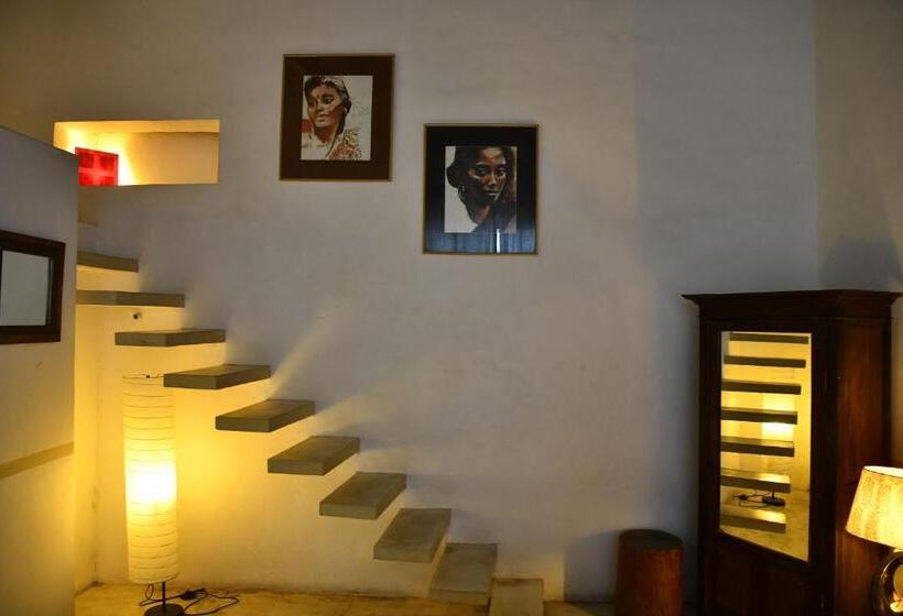 تختخواب و صبحانه La Closerie   Bay Of Bengal