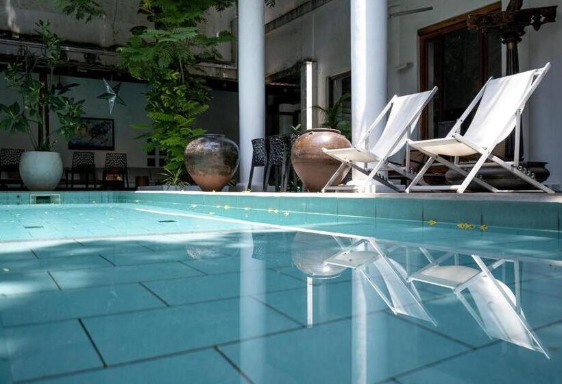 تختخواب و صبحانه La Closerie   Bay Of Bengal