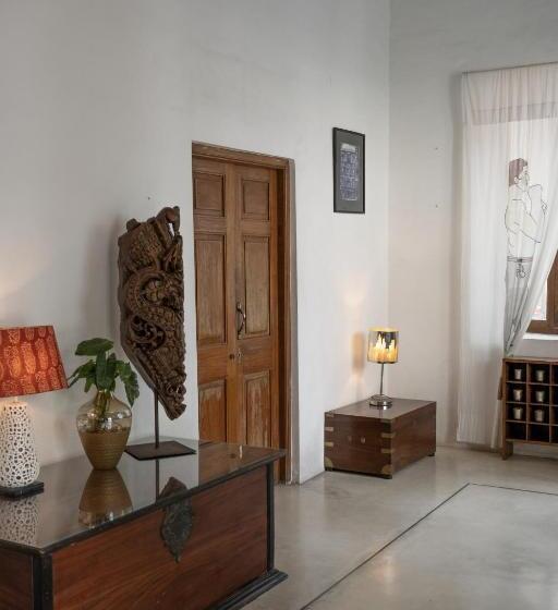 تختخواب و صبحانه La Closerie   Bay Of Bengal