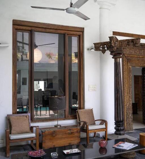 تختخواب و صبحانه La Closerie   Bay Of Bengal