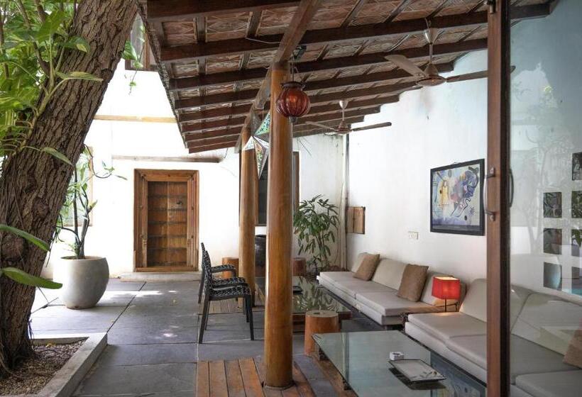 تختخواب و صبحانه La Closerie   Bay Of Bengal