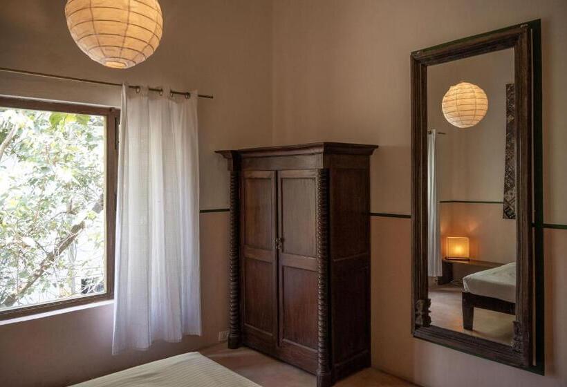 تختخواب و صبحانه La Closerie   Bay Of Bengal