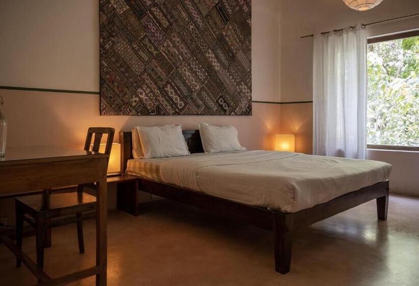 تختخواب و صبحانه La Closerie   Bay Of Bengal