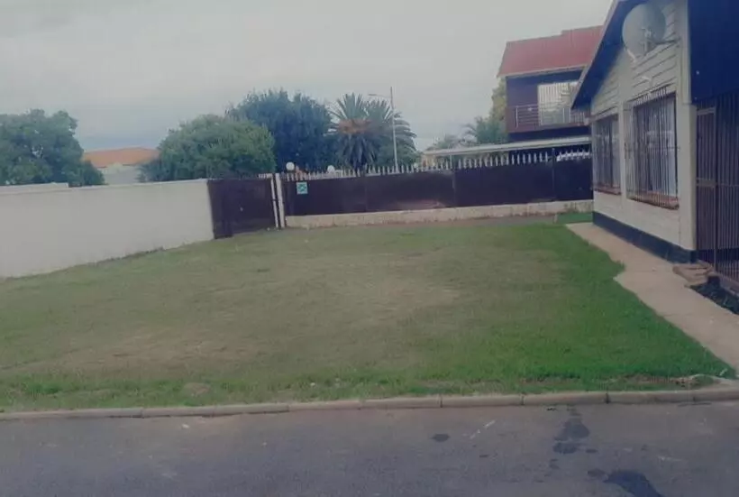 Majatalo Dreams Guest Inn Raceview