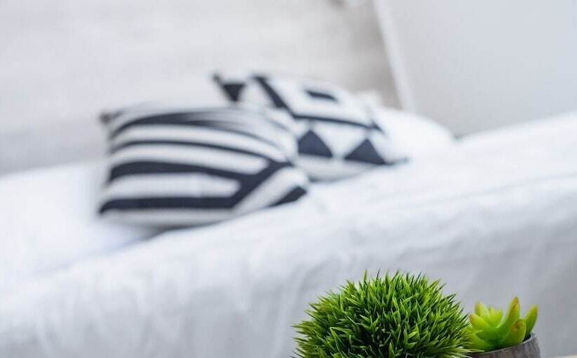 פנסיון Mirotzas And Apartments